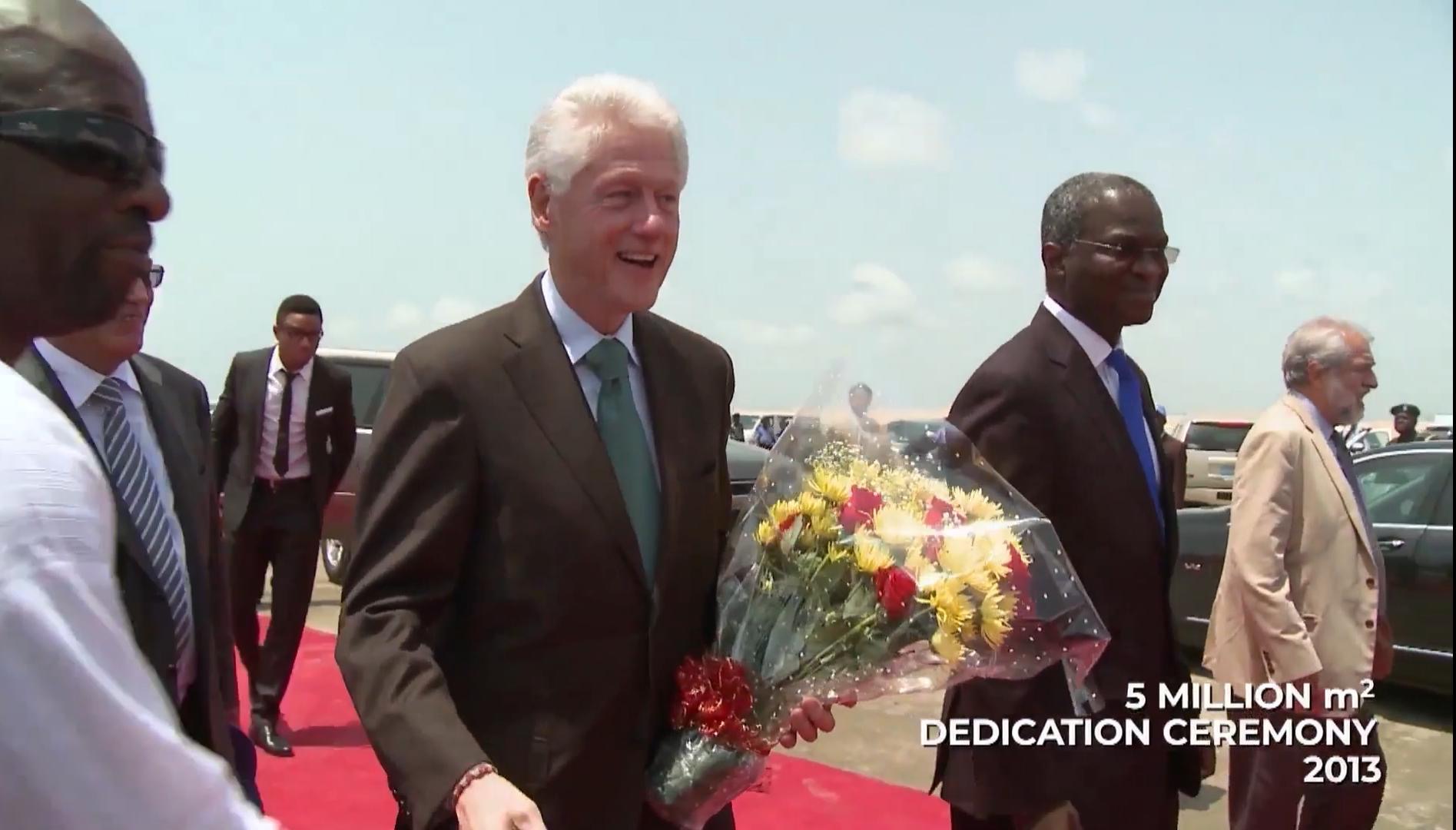 Olawale Opayinka welcoming President Bill Clinton to the Eko Atlantic City 5 Million m² Dedication Ceremony, February 2013, with Governor Babatunde Fashola and Ronald Chagoury